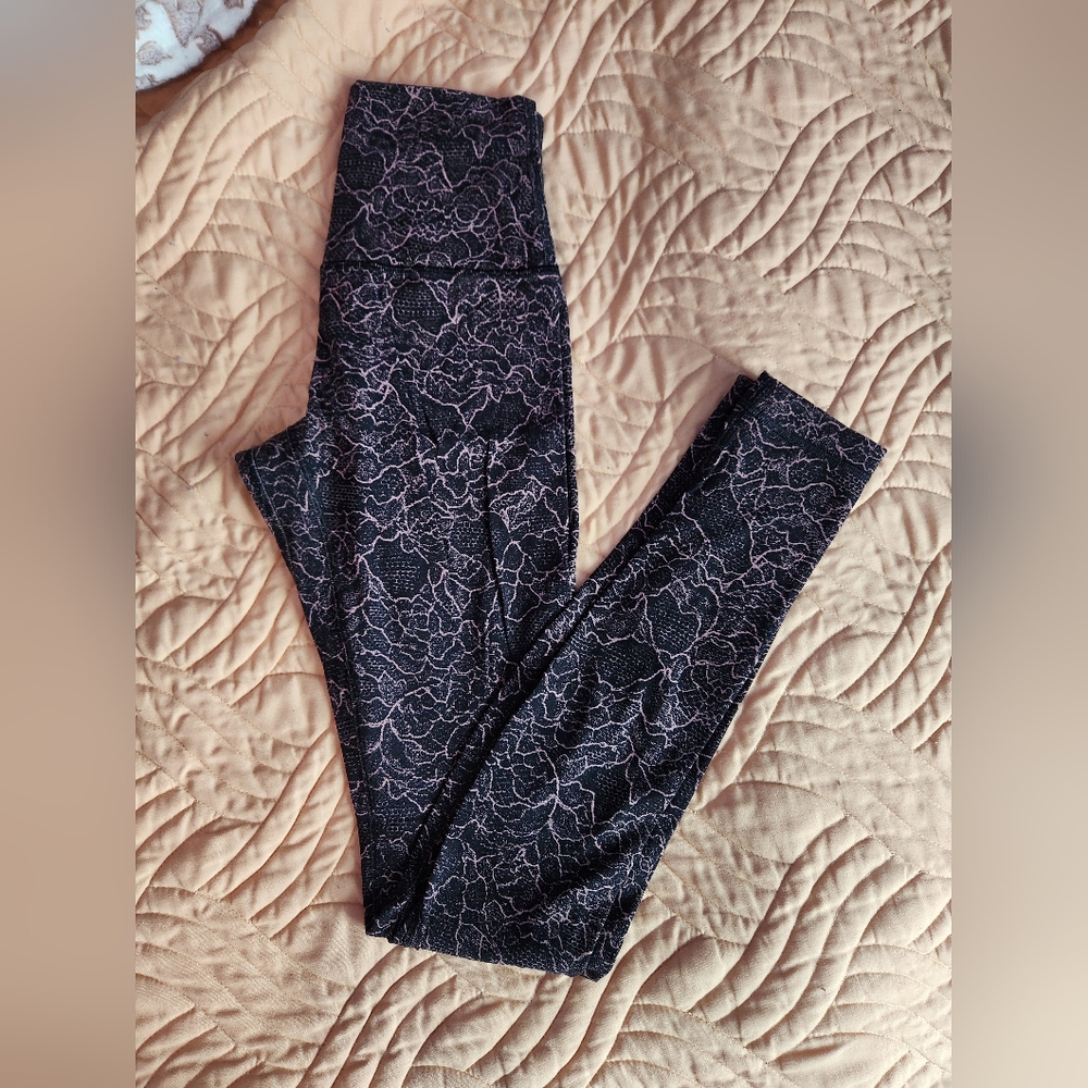 Black and Purple Lulu Lemon Leggings